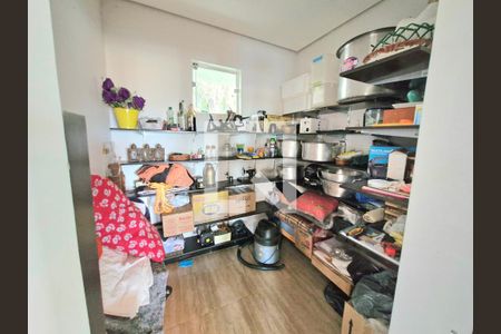 Casa à venda com 950m², 7 quartos e 8 vagasDespensa