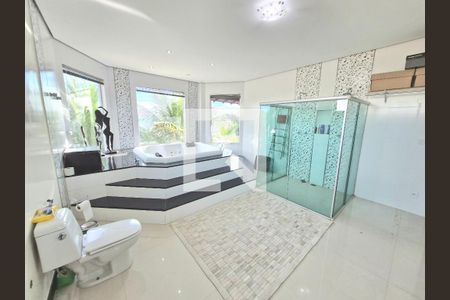 Casa à venda com 950m², 7 quartos e 8 vagasSuíte 4