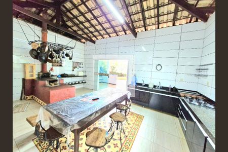 Casa à venda com 950m², 7 quartos e 8 vagasCozinha 2