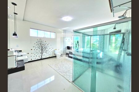 Casa à venda com 950m², 7 quartos e 8 vagasSuíte 4