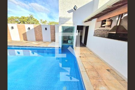 Casa à venda com 950m², 7 quartos e 8 vagasPiscina