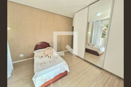 Casa à venda com 950m², 7 quartos e 8 vagasSuíte 3