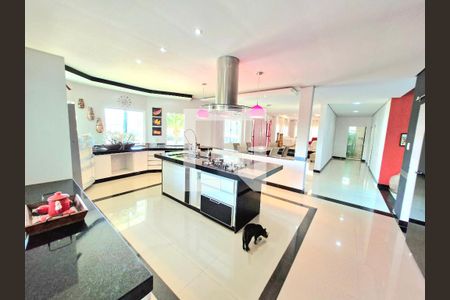 Casa à venda com 950m², 7 quartos e 8 vagasCozinha
