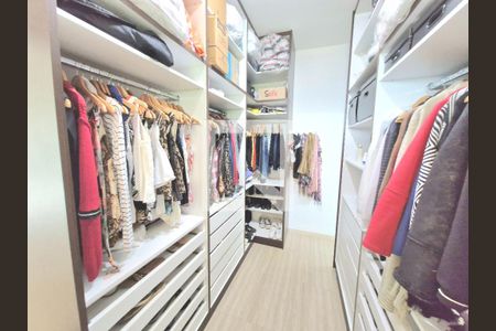 Casa à venda com 950m², 7 quartos e 8 vagasSuíte 4