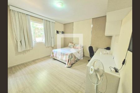 Casa à venda com 950m², 7 quartos e 8 vagasSuíte