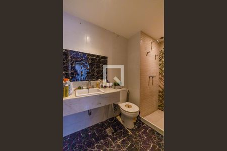 Apartamento para alugar com 70m², 2 quartos e 2 vagasBanheiro da Suíte