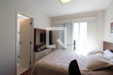 Suíte  de apartamento à venda com 2 quartos, 72m² em Vila Nova Conceição, São Paulo