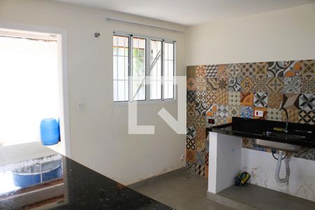 Casa para alugar com 240m², 4 quartos e 4 vagasCozinha da Edícula