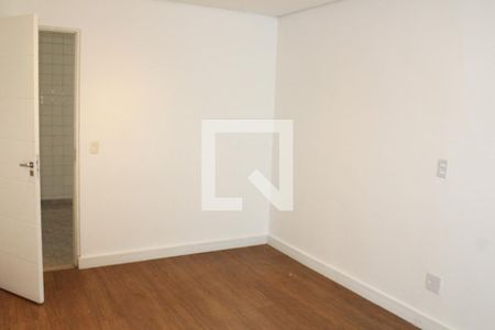 Casa para alugar com 240m², 4 quartos e 4 vagasQuarto Suíte