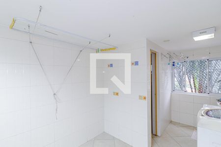 Casa à venda com 300m², 4 quartos e 3 vagas Casa à venda com 300m², 4 quartos e 3 vagasÁrea de Serviço