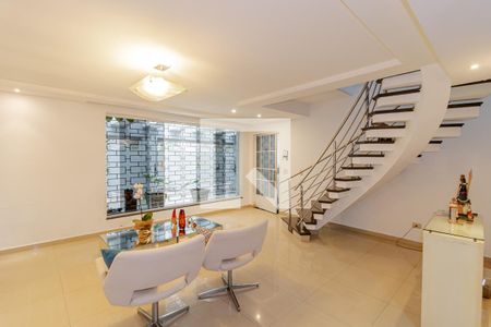 Sala de casa à venda com 4 quartos, 300m² em Liberdade, São Paulo