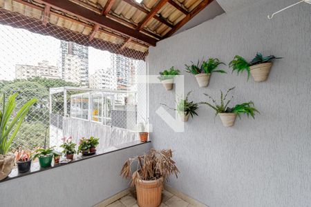 Casa à venda com 300m², 4 quartos e 3 vagas Casa à venda com 300m², 4 quartos e 3 vagasSacada