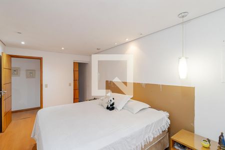 Casa à venda com 300m², 4 quartos e 3 vagas Casa à venda com 300m², 4 quartos e 3 vagasSuíte 4