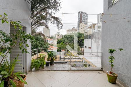 Casa à venda com 300m², 4 quartos e 3 vagas Casa à venda com 300m², 4 quartos e 3 vagasQuintal