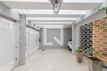 Casa à venda com 300m², 4 quartos e 3 vagas Casa à venda com 300m², 4 quartos e 3 vagasGaragem