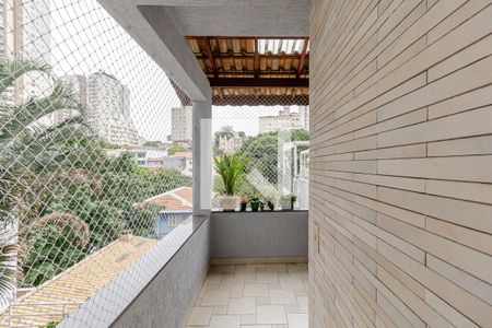 Casa à venda com 300m², 4 quartos e 3 vagas Casa à venda com 300m², 4 quartos e 3 vagasSacada