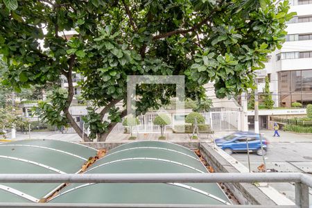 Casa à venda com 300m², 4 quartos e 3 vagas Casa à venda com 300m², 4 quartos e 3 vagasVista do Quarto 2