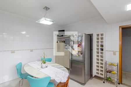 Casa à venda com 300m², 4 quartos e 3 vagas Casa à venda com 300m², 4 quartos e 3 vagasCozinha