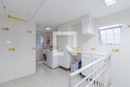 Casa à venda com 300m², 4 quartos e 3 vagas Casa à venda com 300m², 4 quartos e 3 vagasÁrea de Serviço