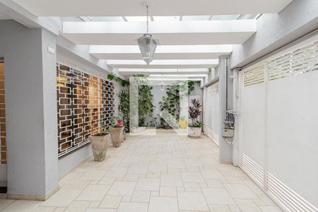 Casa à venda com 300m², 4 quartos e 3 vagas Casa à venda com 300m², 4 quartos e 3 vagasGaragem