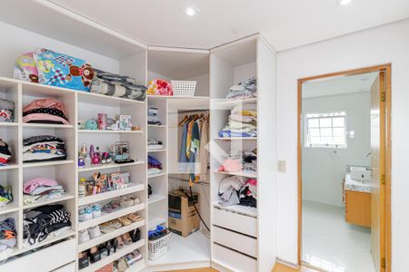Casa à venda com 300m², 4 quartos e 3 vagas Casa à venda com 300m², 4 quartos e 3 vagasCloset da Suíte 3