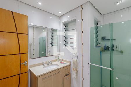 Casa à venda com 300m², 4 quartos e 3 vagas Casa à venda com 300m², 4 quartos e 3 vagasBanheiro