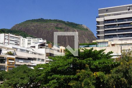 Vista da suíte  de apartamento à venda com 3 quartos, 110m² em Lagoa, Rio de Janeiro