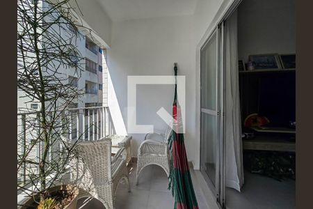 sacada de apartamento para alugar com 2 quartos, 70m² em Jardim Las Palmas, Guarujá