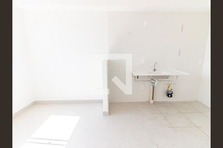 Sala/Cozinha de apartamento para alugar com 1 quarto, 24m² em Vila Claudia, São Paulo