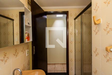 Casa à venda com 300m², 6 quartos e 2 vagasBanheiro da suíte 4