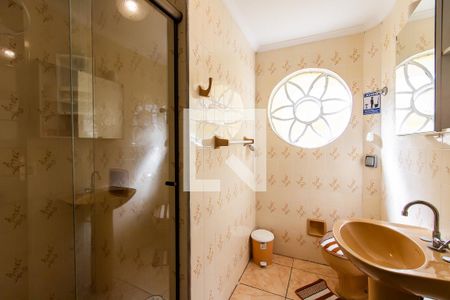 Casa à venda com 300m², 6 quartos e 2 vagasBanheiro da suíte 4