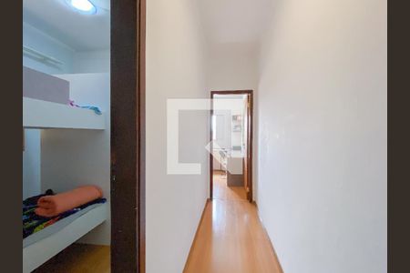 Casa à venda com 260m², 4 quartos e 2 vagasCorredor