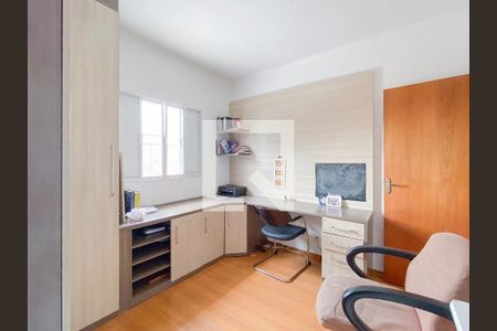 Casa à venda com 260m², 4 quartos e 2 vagasEscritório