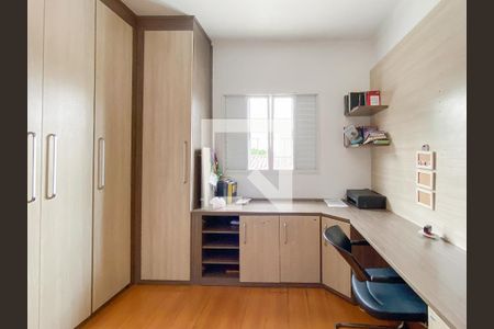 Casa à venda com 260m², 4 quartos e 2 vagasEscritório