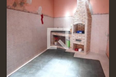 Casa à venda com 210m², 3 quartos e 3 vagas Casa à venda com 210m², 3 quartos e 3 vagasQuintal