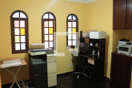 Casa à venda com 210m², 3 quartos e 3 vagasEscritório / Closet