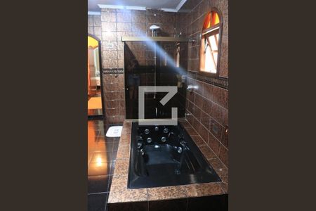 Casa à venda com 210m², 3 quartos e 3 vagasBanheiro da Suíte