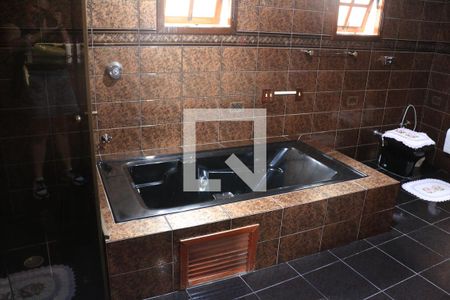 Casa à venda com 210m², 3 quartos e 3 vagasBanheiro da Suíte