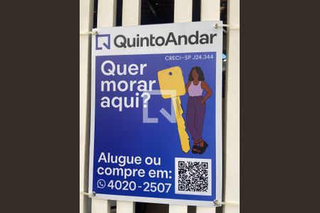 Casa à venda com 210m², 3 quartos e 3 vagas Casa à venda com 210m², 3 quartos e 3 vagasFachada