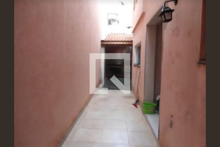 Casa à venda com 210m², 3 quartos e 3 vagas Casa à venda com 210m², 3 quartos e 3 vagasQuintal