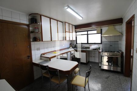 Apartamento à venda com 160m², 4 quartos e 3 vagasCozinha
