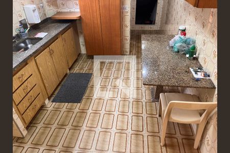 Casa à venda com 184m², 4 quartos e 3 vagasCozinha 