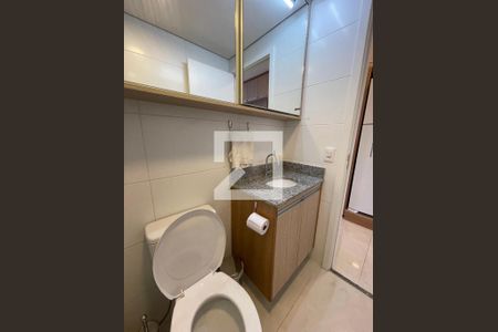 Banheiro de kitnet/studio para alugar com 1 quarto, 25m² em Butantã, São Paulo