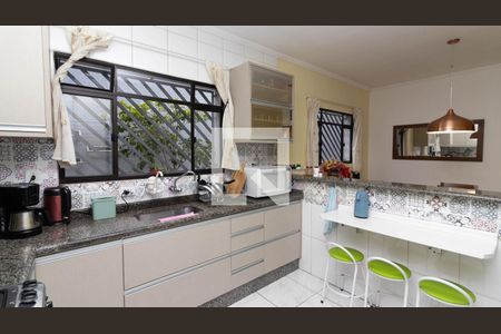 Casa à venda com 178m², 4 quartos e 4 vagasCozinha