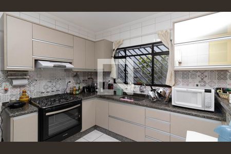 Casa à venda com 178m², 4 quartos e 4 vagasCozinha