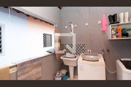 Casa à venda com 178m², 4 quartos e 4 vagasÁrea de Serviço 2