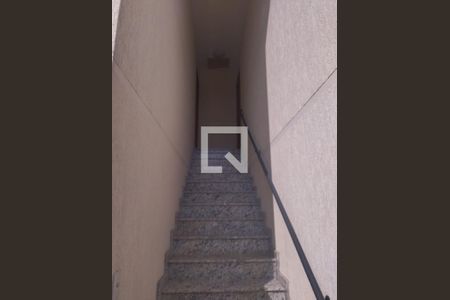 Casa de condomínio à venda com 45m², 2 quartos e 2 vagasEscada