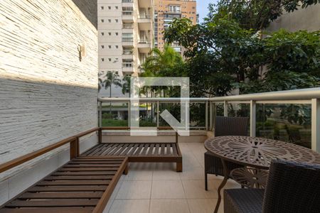 Varanda da Sala de apartamento à venda com 2 quartos, 135m² em Vila Nova Conceição, São Paulo