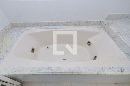 Apartamento à venda com 277m², 4 quartos e 2 vagasBanheiro da Suíte