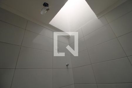 Casa à venda com 86m², 3 quartos e 2 vagasChuveiro banheiro da suíte 